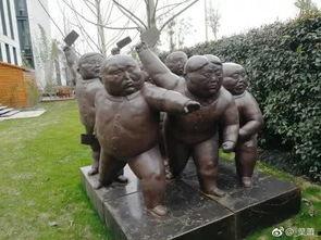 带你吃瓜沙雕雕塑,趣味横生的街头艺术新宠