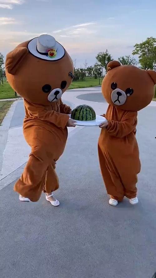 小熊吃瓜怎么画,小熊吃瓜的欢乐时光