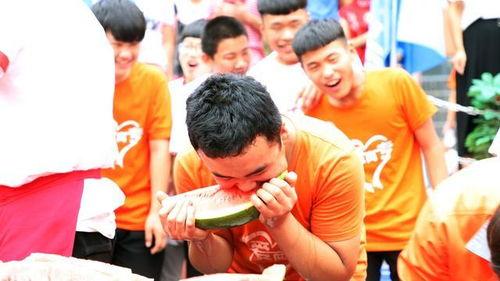 吃瓜中专,揭秘网络热议背后的真相与笑料